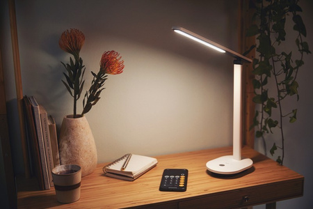 IVORY 5W CCT LED stolní stolní lampa. stmívatelné USB. bílá PHILIPS