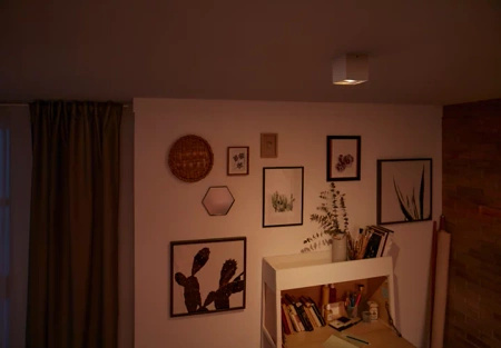 LED halogenové svítidlo pro povrchovou montáž 4,5W BOX Moving white PHILIPS