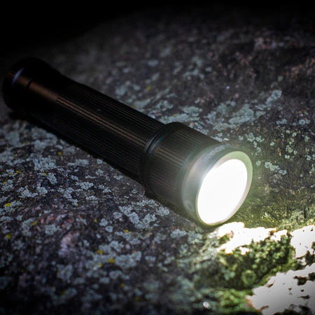 LED 15W 1400 lm IP65 taktická svítilna baterie 6xAA ZOOM ruční světlo LEDVANCE