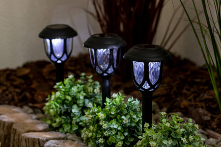 LED solární zahradní lampa Drive 5500-6000K IP44 40cm soumrakový senzor