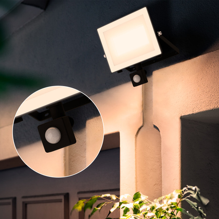 Reflektor LED 50W 5400lm 3000K IP65 se senzorem pohybu a soumraku Black Lois Philips