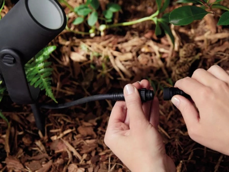 Zahradní reflektor Philips HUE LILY 8W 17415/30/P7 8718696167977