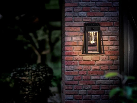 Zahradní nástěnná lampa Solární venkovní fasádní lampa LED 3,2 W 470 lm 2700 K IP44 se senzorem pohybu a soumraku černá Lysin Ultra Efficient Philips