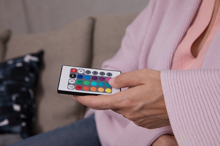 LED žárovka E27 A60 9W = 60W 806lm RGBW 180° OSRAM Star + PILOT