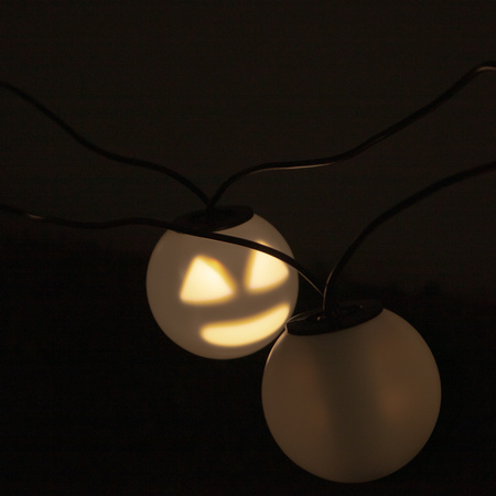 Vánoční girlanda 8x LED bateriový. dekorativní. sněhuláci. duchové. 4.33 m. hrací. bílá + USB C