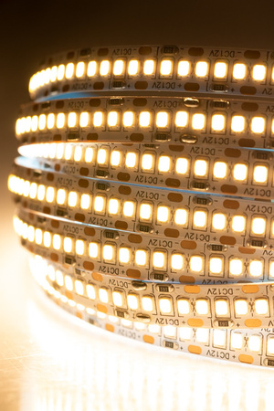 LED pásek 12V, 120W 1200LED 2835 Teplá bílá 10mm 5m LUMILED