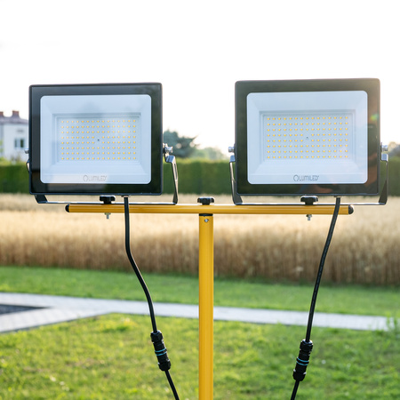 LED reflektor ZUNA2 Halogenová lampa 2x 100W 6500K na stojanu + kabel + hermetický konektor LUMILED