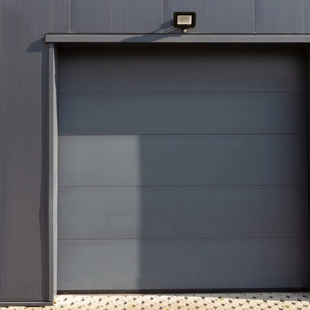 Reflektor LED 20W 1600lm 3000K černý s pohybovým a soumrakovým senzorem GOLDLUX (Polux)