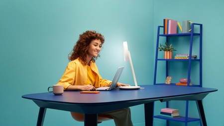 LED portrétní stolní lampa bílá CCT SMART WiFi WiZ