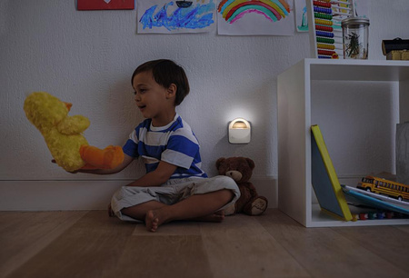 LED noční orientační lampa 0.6W 230V 4000K Neutrální bila s pohybovým a soumrakovým senzorem 7.5cm LUNETTA SUNSET LEDVANCE