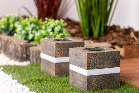 LED solární lampa Venkovní zahradní stojící kámen 3000K IP44 12cm soumrakový senzor