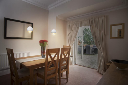 Dekorativní stropní závěsné svítidlo E27 s převisem bílý dekor Ledvance