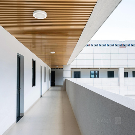 LED stropní svítidlo do koupelny 12W 1260lm 4000K 120° s pohybovým a soumrakovým senzorem bílé IP65 Nairos Kobi