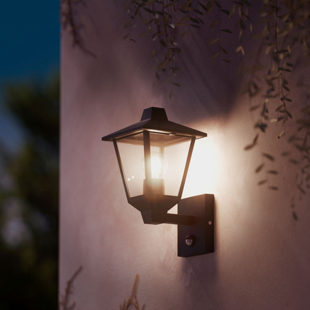 Zahradní nástěnné svítidlo Venkovní lucerna E27 IP44 se senzorem pohybu a soumraku černá Kinno Philips