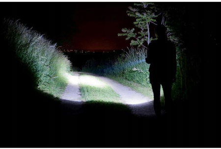 LED ruční svítilna uzavřená baterie 3xAA 200lm 4 režimy DURACELL