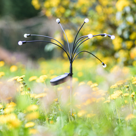 Solární zahradní lampa LED TULIO poháněná dekorativními foukacími koulemi RGB LUMILED