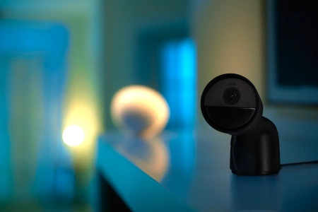 Vnitřní kamera Bezpečná drátová černá se stojanem Noční vidění PHILIPS HUE WIFI Zigbee