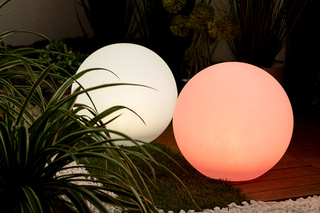 Zahradní koule SOLÁRNÍ LAMPA na zahradu POZEMNÍ LED RGB 30cm + dálkový ovladač