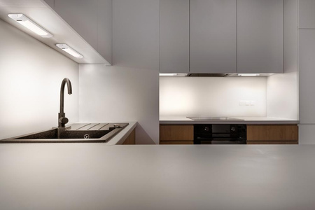 Ledvance Lineární hrana LED nábytek základna světlo s čidlem pohybu 4W 290lm CCT stmívatelné bílé 30cm Lineární hrana Ledvance