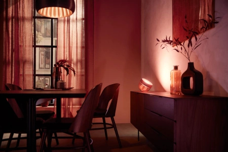 IRIS LED Copper EU/UK 8,1W CCT RGB PHILIPS HUE Bluetooth Zigbee stolní lampa