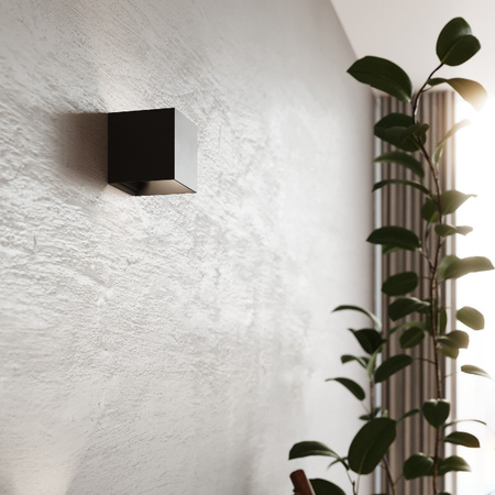 Exteriérové povrchové svítidlo LUCA LED 6W 3000K IP54 Nástěnné svítidlo horní/spodní kostka černá SOLLUX