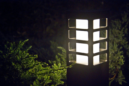 Venkovní stojací zahradní lampa POST RADO III 3 DG E27 25cm Su-Ma