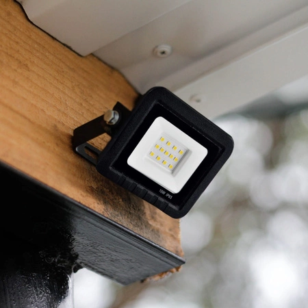 LED reflektor 10W 800LM 6500K 120° IP65 černý GOLDLUX (Polux)