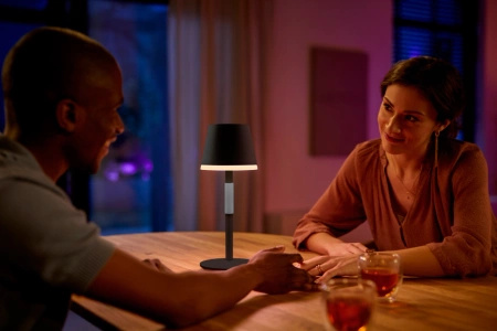 GO PORTBALE LED stolní lampa černá EU/UK 6W CCT RGB PHILIPS HUE Bluetooth Zigbee