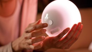 Philips HUE bílá a barevná Ambiance GO Bluetooth Zigbee stolní lampa 8718696173992