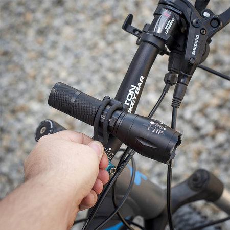 Univerzální držák na řídítka pro svítilnu na kolo VAYOX