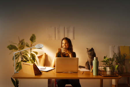 LED 15W 600lm CCT Stmívatelná bílá SMART+ WiFi Sun@Home Ledvance Lamp Nightstand