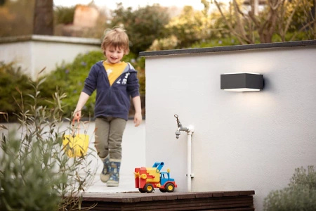 Zahradní lampa LED nástěnná lampa HEDGEHOG myGarden E27 IP44 Antracit PHILIPS