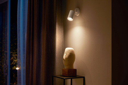 Bílá a barevná ambientní lampa Philips HUE Fugato 1x4,2W Bluetooth Zigbee