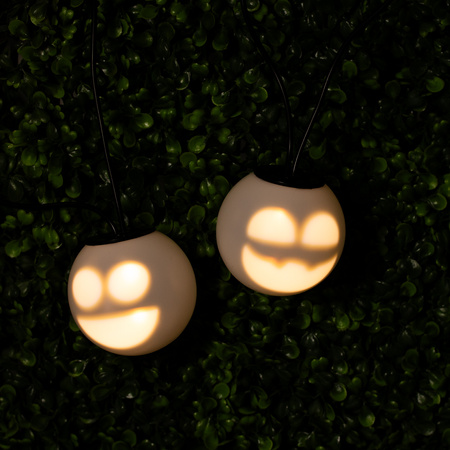 Vánoční girlanda 8x LED bateriový. dekorativní. sněhuláci. duchové. 4.33 m. hrací. bílá + USB C