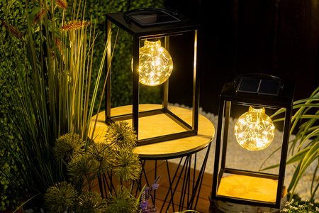 LED solární lampa Venkovní zahradní stojací závěsná lucerna 3000K IP44 26cm soumrakový senzor