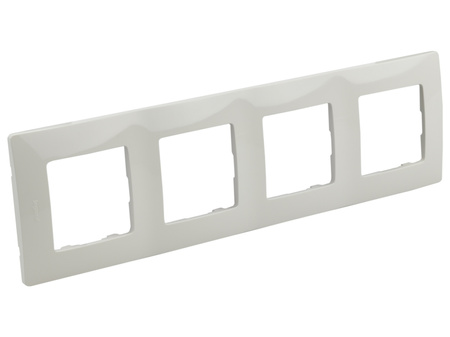 Čtyřnásobný rámeček pro vypínače a zásuvky. bílý LEGRAND NILOE