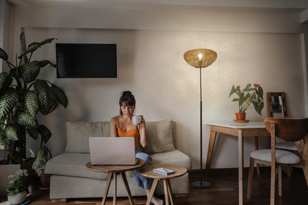 Dekorativní stojací lampa E27 Beige Decor Ledvance