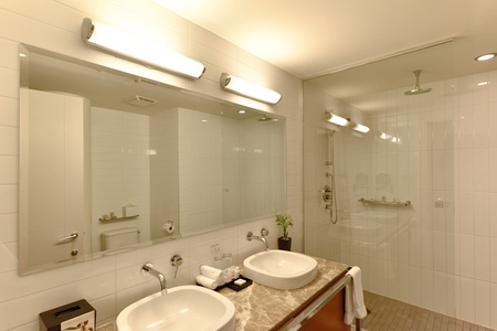 LED zářivka G13 T8 6,6W = 18W 720lm 3000K teplá bílá 190° 60cm LED TUBE EM Osram