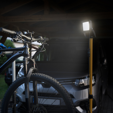 LED reflektor ZUNA2 Halogenová lampa 100W 4000K na stojanu + kabel + hermetický konektor LUMILED