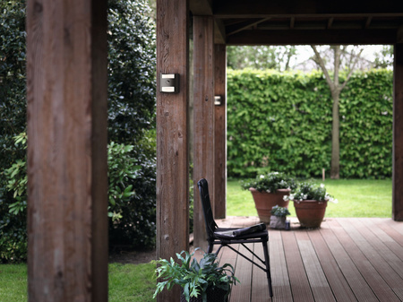 LED zahradní lampa GRASS IR myGarden elevační nástěnná lampa 4.5W 2700K IP44 nahoru-dolů se senzorem pohybu antracit PHILIPS