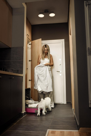 LED stropní nástěnné svítidlo pro povrchovou montáž 10,5 W 560lm CCT Dekorativní černý bodový měsíc Ledvance