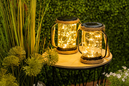 LED solární lampa Venkovní zahradní závěsná stojací lucerna 3000K IP44 soumrakový senzor